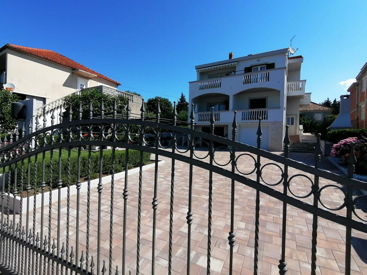 Apartments Petin Задар Экстерьер фото